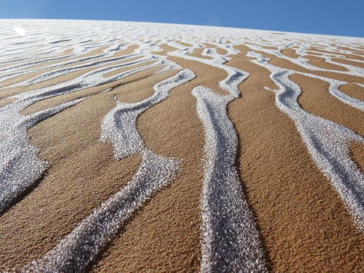Potret Salju di Gurun Sahara Bulan Januari Ini