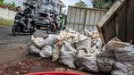 Hati-hati! Ada Galian Jalan Tanpa Rambu di Kemang