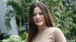 7 Potret Hesty Klepek Klepek yang Masih Rahasiakan Identitas Suami