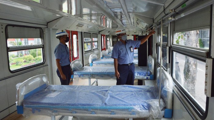 Ini Kereta yang Dirombak INKA Jadi Lokasi Isolasi Pasien Corona PT INKA (Persero) merombak KRL menjadi tempat isolasi pasien COVID-19. Ada tiga rangkaian KRL yang terdiri dari 8 kereta dirombak menjadi Kereta Medik Darurat.