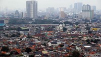 Jumlah penduduk pada tahun ini terdiri dari 136,66 juta orang laki-laki atau setara 50,58 persen total penduduk. Sementara penduduk perempuan mencapai 133,54 juta orang atau setara 49,42 persen penduduk RI.