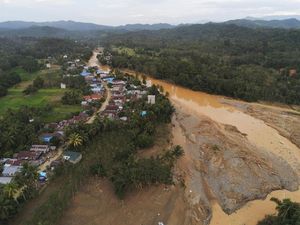 2 Jembatan Terdampak Banjir Kalsel Bisa Dipakai Lagi Sore Ini