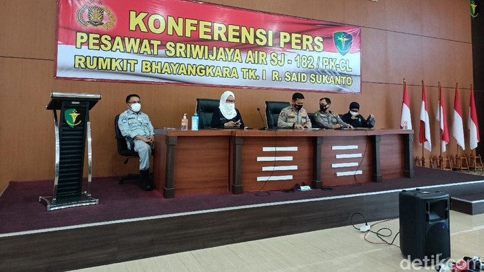 Konferensi pers identifikasi korban Sriwijaya Air SJ182 (Karin Nur Secha/detikcom).