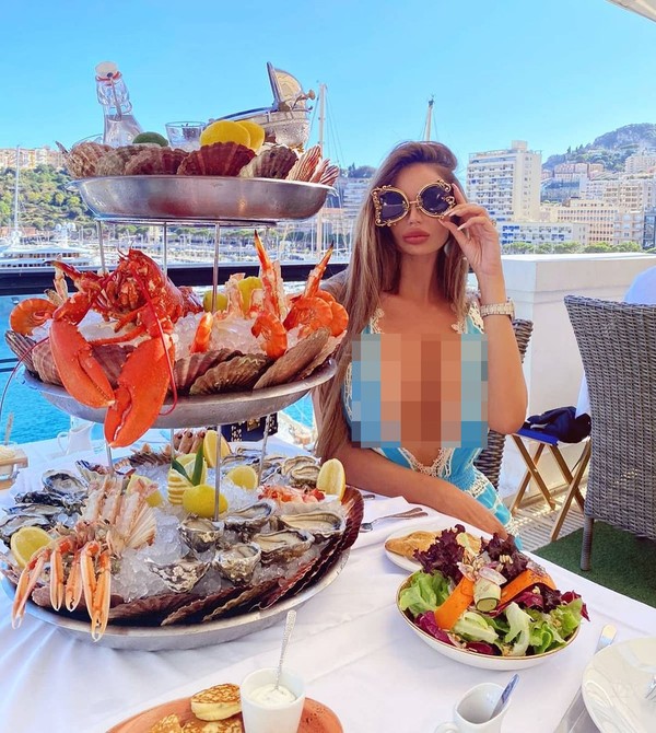 Memang hobi jalan-jalan, Soraja pun sering main ke Monte-Carlo di Monaco. (Instagram/sorajavucelic)