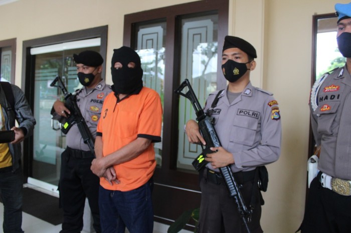 Mantan anggota DPRD NTB cabuli anak kandung (Foto: Istimewa)