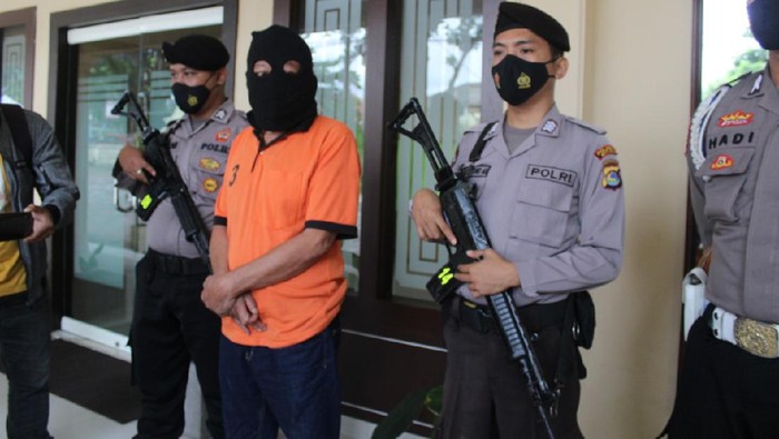 Mantan anggota DPRD NTB cabuli anak kandung (Foto: Istimewa)