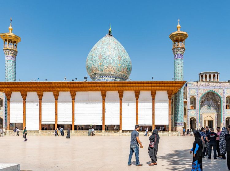 Ini Bukan Galeri Seni, Ini Masjid yang Indah di Iran