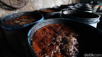 Harga satu liter etanol di tempat ini Rp 50 ribu.