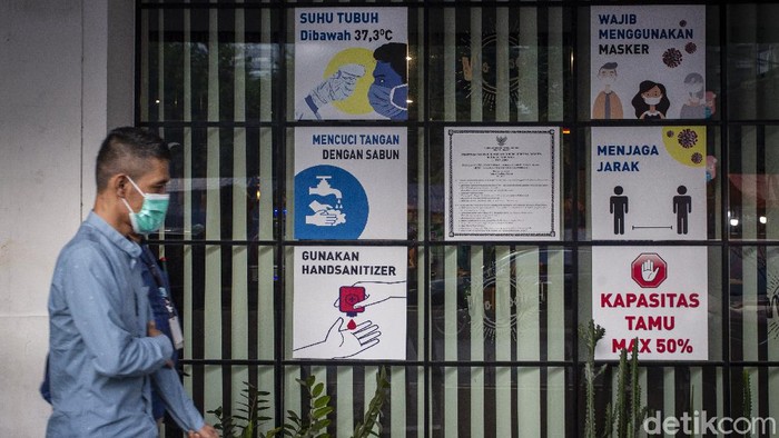 Menakar Efektivitas Penerapan PPKM di Masyarakat Penerapan pemberlakuan pembatasan kegiatan masyarakat (PPKM) diperpanjang hingga 2 minggu ke depan. Lantas sudah efektifkah penerapan PPKM di masyarakat?
