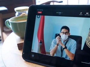 Sandiaga Uno Borong Sepatu Made in Ciawi, Apa Mereknya?