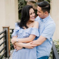 Kini potret kemesraan keduanya di Instagram sudah banyak yang dihapus oleh Nindy. Begitu juga dengan kolom komentar Nindy yang ditutup karena ia banyak menerima kritikan terkait gugatan cerai ketika sang suami ditahan.  Foto: Instagram