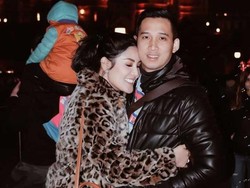 8 Foto Kemesraan Nindy Ayunda & Suami, Kini Gugat Cerai Saat Suami Dipenjara