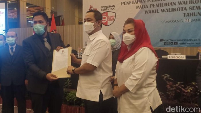 Paslon Hendrar Prihadi- dan Hevearita Gunaryanti Rahayu (Hendi-Ita) kembali ditetapkan sebagai Wali Kota dan Wakil Wali Kota Semarang. Keduanya kembali memimpin Semarang perioade 2021-2024