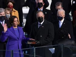 Potret Perbedaan Pelantikan Presiden AS Donald Trump dan Joe Biden