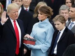 Potret Perbedaan Pelantikan Presiden AS Donald Trump dan Joe Biden