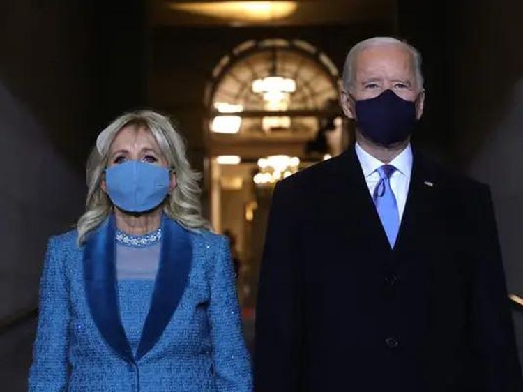 Potret Perbedaan Pelantikan Presiden AS Donald Trump dan Joe Biden