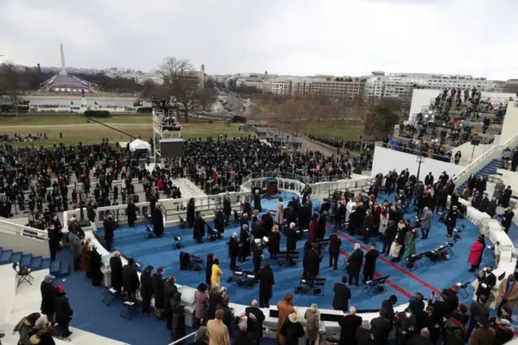 potret beda pelantikan presiden AS trump dan biden potret beda pelantikan presiden AS trump dan biden