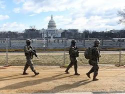 Potret Perbedaan Pelantikan Presiden AS Donald Trump dan Joe Biden