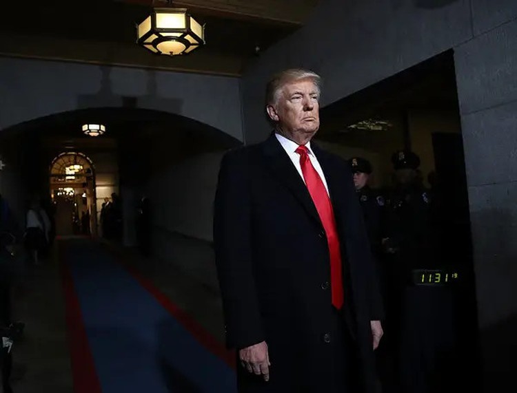 potret beda pelantikan presiden AS trump dan biden potret beda pelantikan presiden AS trump dan biden