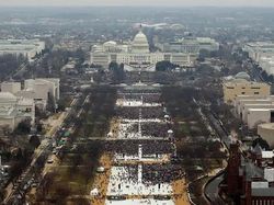 Potret Perbedaan Pelantikan Presiden AS Donald Trump dan Joe Biden