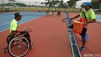 Selain meminta pengadaan bus ramah disabilitas, NPC Papua juga meminta adanya toilet umum di kawasan bandara Dotheys Hiyo Eluay, Sentani, dan juga akan kepastian venue untuk menggelar pertandingan cabor lainnya.