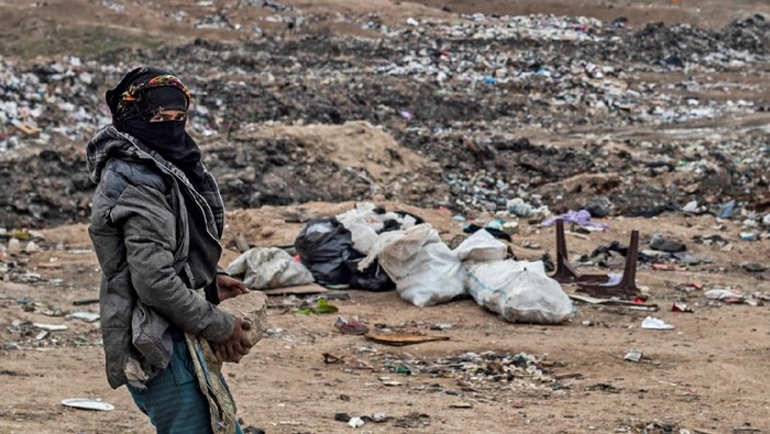 Warga Suriah yang bertahan hidup di tumpukan sampah