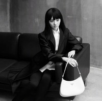 Zheng Shuang baru-baru ini disebut telah menelantarkan anak-anak yang telah direncanakannya bersama mantan pasangan. Dilaporkan jika wanita tersebut bahkan sempat meminta ibu pengganti untuk mengaborsi bayi-bayi yang sedang dikandungnya. Foto: Weibo Zheng Shuang