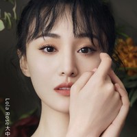 Selain sebagai Prada, brand Lola Rose juga mengaku telah memutus kontrak dengan Zheng Shuang. Sedangkan beberapa perusahaan lain dilaporkan akan melakukan tuntuan dan menurunkan produk yang diiklankannya. Foto: Weibo Zheng Shuang