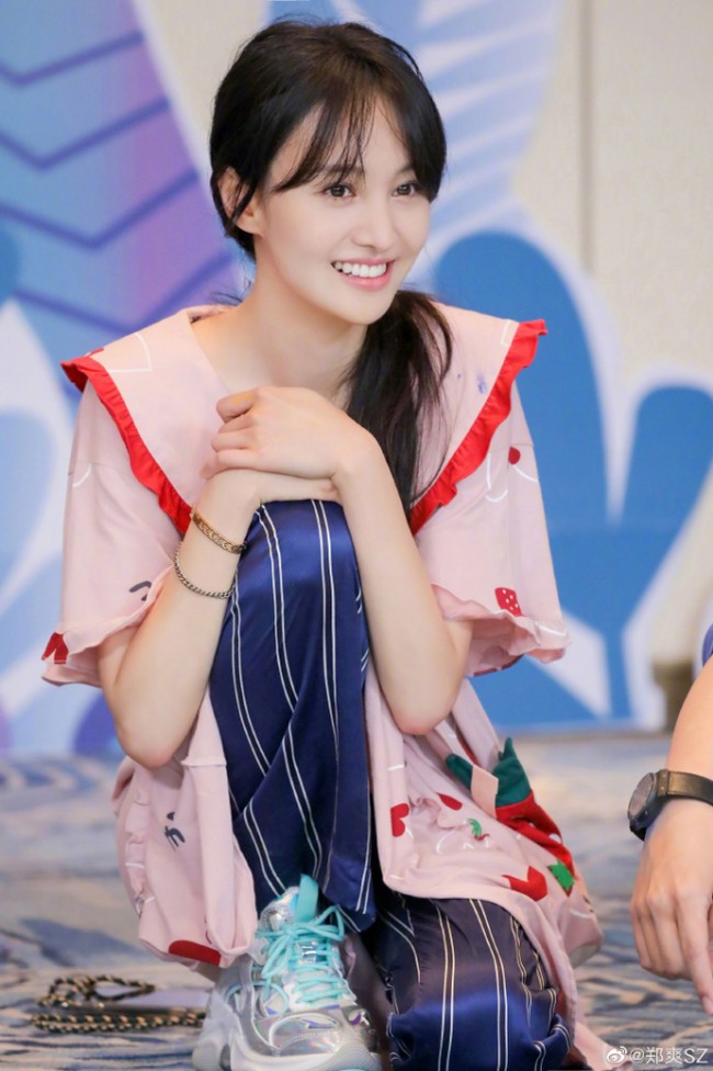 Zheng Shuang dan Zhang Heng dilaporkan sudah menikah tanpa pernah diketahui publik. Mereka dikatakan akan menjalani sidang perceraian beberapa bulan lagi di Amerika. Zhang sendiri adalah seorang produser yang pernah jadi manager Zheng. Foto: Weibo Zheng Shuang