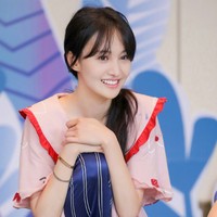 Zheng Shuang dan Zhang Heng dilaporkan sudah menikah tanpa pernah diketahui publik. Mereka dikatakan akan menjalani sidang perceraian beberapa bulan lagi di Amerika. Zhang sendiri adalah seorang produser yang pernah jadi manager Zheng. Foto: Weibo Zheng Shuang