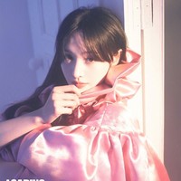 Dalam pernyataan terbarunya di Weibo, Zheng Shuang memberikan pembelaan diri. Dalam postingan tersebut ia sempat menyinggung mengenai sang mantan pacar yang pernah berselingkuh, menipu, hingga meminjam uang pada rentenir. Foto: Weibo Zheng Shuang