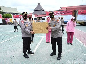 62.240 Paket Bansos Polda Jatim untuk Korban Bencana Tiba Banjarmasin