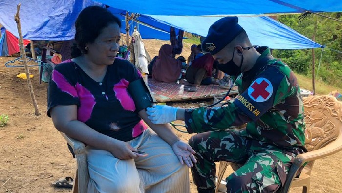 Aksi Tanggap TNI AU Beri Layanan Kesehatan ke Korban Gempa Sulbar