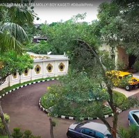 Nama Aleta Molly sendiri sempat menjadi viral setelah dirinya memberikan berlian kepada pengacara Hotman Paris. Ternyata berlian yang diberikan oleh Aleta itu tidak main-main harganya, yaitu Rp 150 juta. Foto: Youtube/Boy William