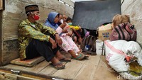 Dengan pulangnya 121 pengungsi asal Desa Krinjing ini, masih ada total 328 pengungsi yang bertahan pengungsian di TEA Desa Banyurojo, dan TEA Desa Mertoyudan. Ke-328 pengungsi ini berasal dari Dusun Babadan 1 dan Babadan 2, Desa Paten.