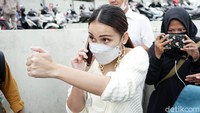 Namun sama sekali tak ada tanggapan dari pedangdut anak satu itu. Pool/Palevi S/detikFoto