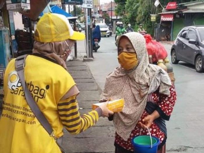 berbagi sarapan Gerakan Berbagi Sarapan untuk yang Membutuhkan
