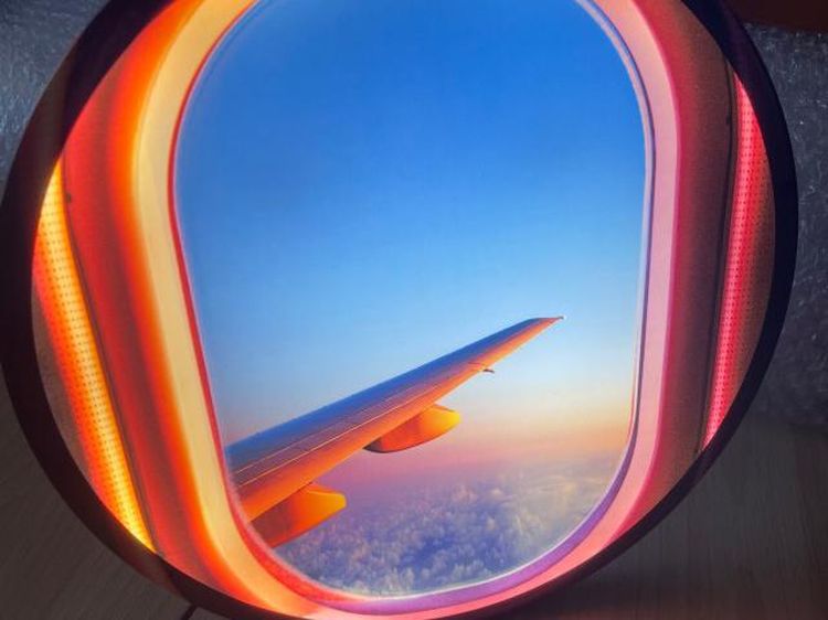 Jendela pesawat? Bukan, Ini Hanyalah Lampu LED