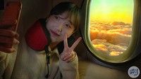 Kalau traveler berpose seperti ini, bisa jadi orang yang melihat mengira kamu sedang berada di pesawat sungguhan. (One room making)
