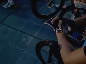 Couple Riding Saat Sunrise Makin Epik dengan Galaxy S21 Ultra 5G