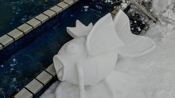 Karyanya viral baru-baru ini setelah ia membuat patung anime dari salju. Foto: Twitter/mokomoko_2015