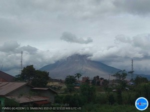 Waspada! Wisatawan Diminta Hindari Kawasan Gunung Sinabung Sementara Waktu