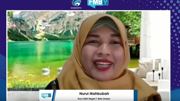 Guru SMA Negeri 1 Batu Ampar, Tanah Laut, Kalsel, Nurul Mahbubah.