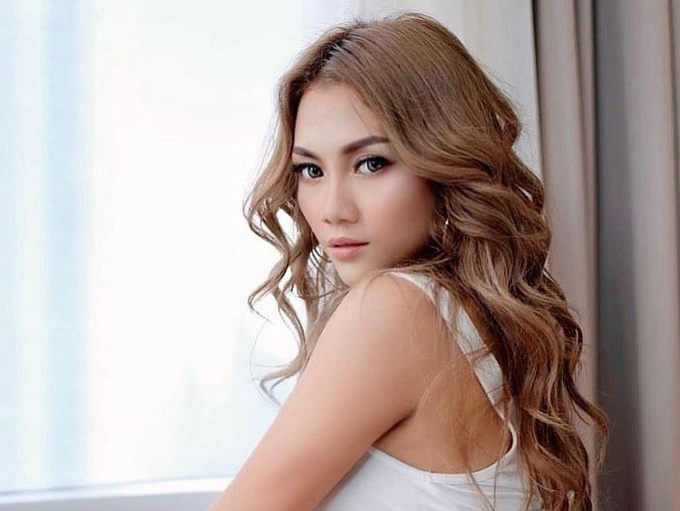 10 Potret Hani Putri, Model Majalah Dewasa yang Ogah Foto Bugil