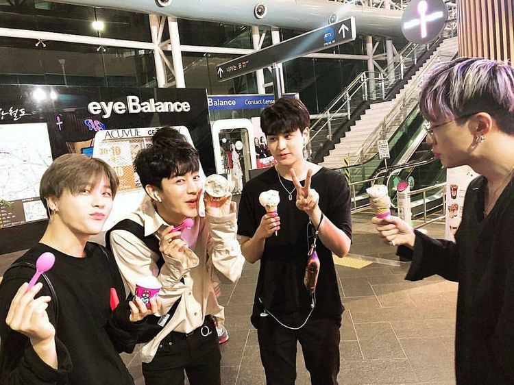 10 Momen Kuliner iKON yang Masuk Line-Up Kingdom