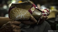 Pekerja biasanya membutuhkan waktu 7-10 hari untuk menyelesaikan pesanan.