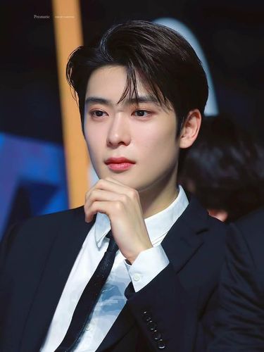 Jaehyun NCT: Dari Idol K-Pop Menuju Runway Prada dengan Rambut Pirang yang Memikat