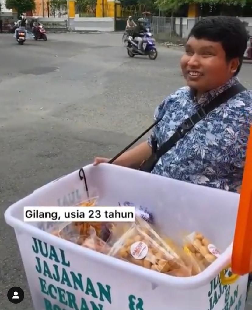 Jualan Camilan dari Brebes ke Jogja, Tunanetra Ini Bikin Haru Netizen