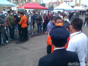 Keluarga Korban Sriwijaya Air SJ182 Jalani Swab Antigen Jelang Tabur Bunga