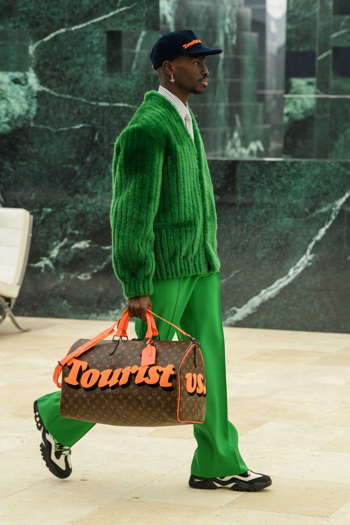 Rilisan Artikel Tas Louis Vuitton Terbaru Mirip Batik, Benarkah?